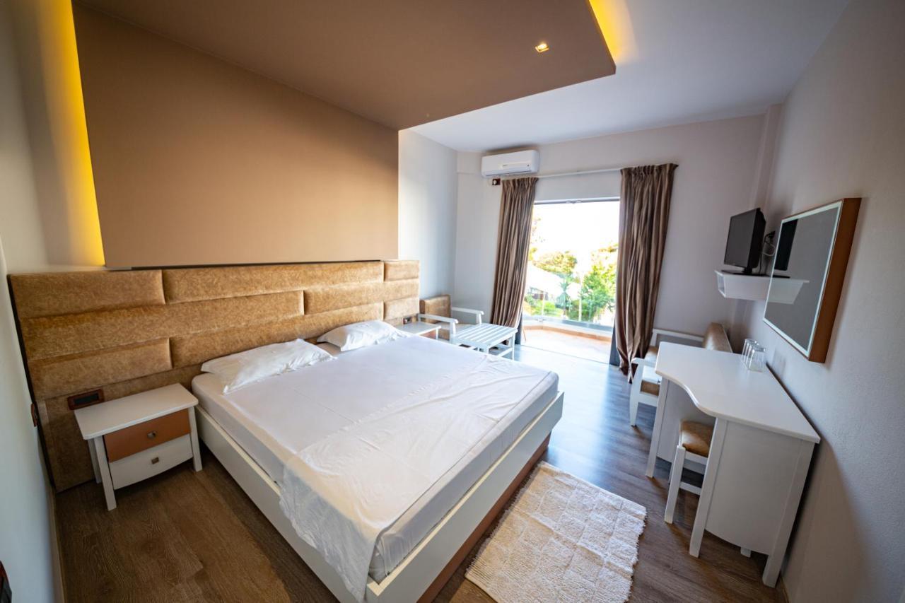 New Heaven Hotel Sarande Bagian luar foto