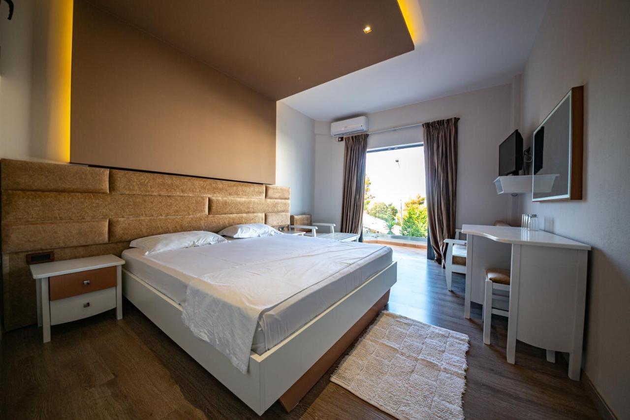 New Heaven Hotel Sarande Bagian luar foto
