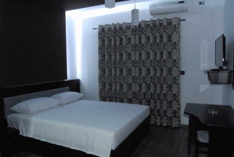 New Heaven Hotel Sarande Bagian luar foto