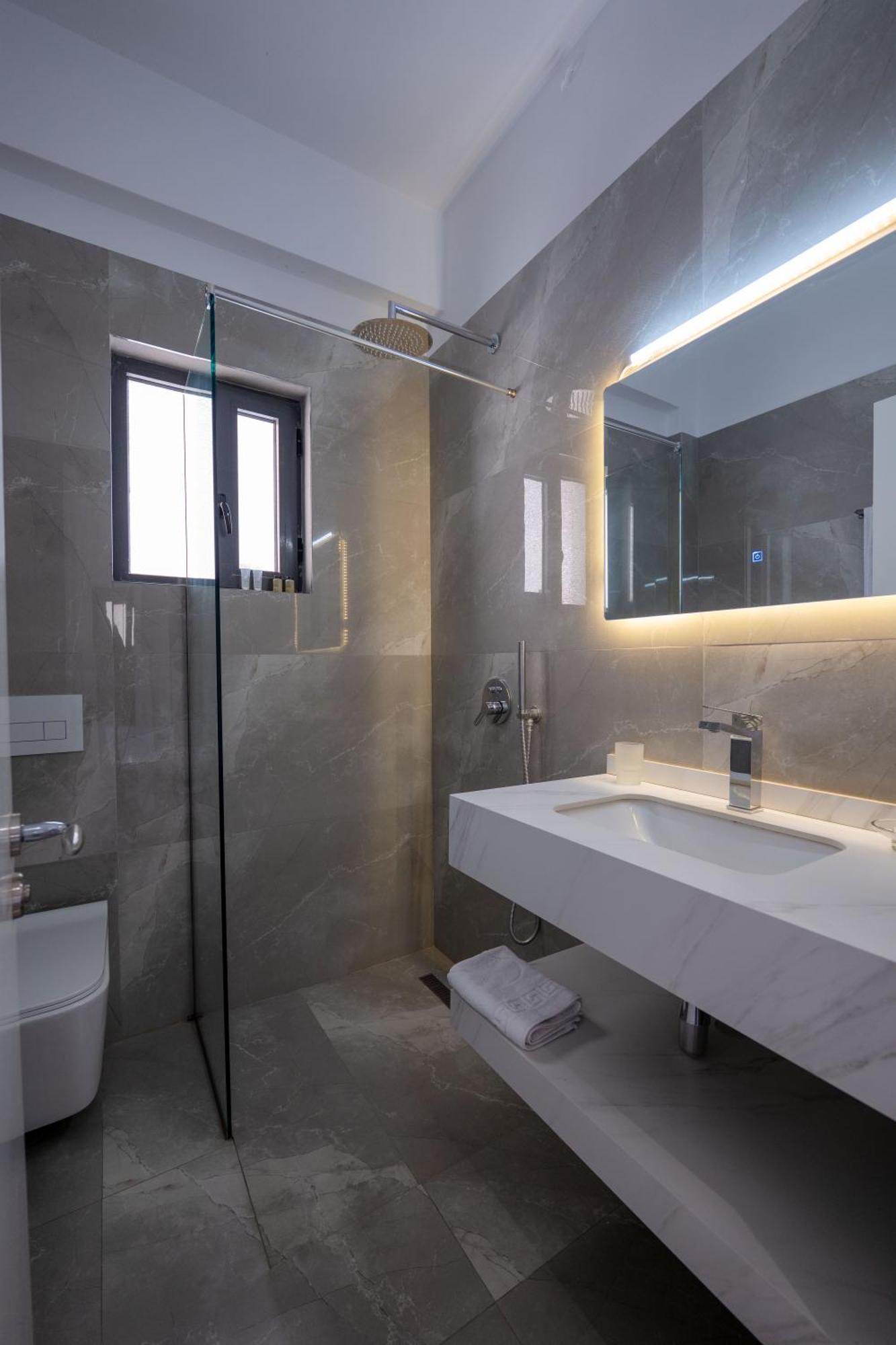 New Heaven Hotel Sarande Bagian luar foto