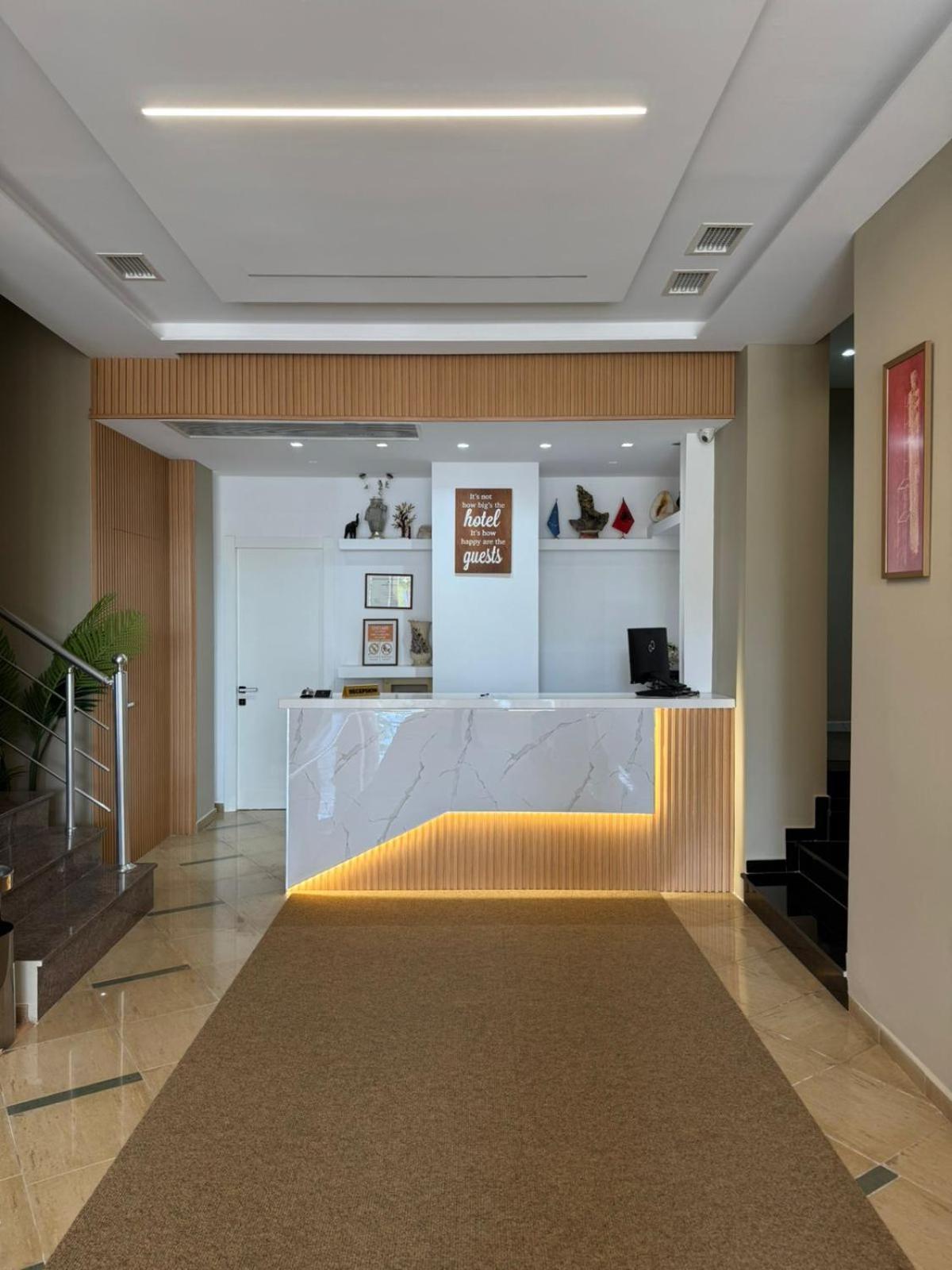 New Heaven Hotel Sarande Bagian luar foto
