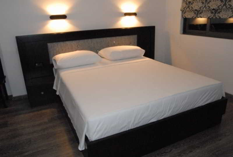 New Heaven Hotel Sarande Bagian luar foto